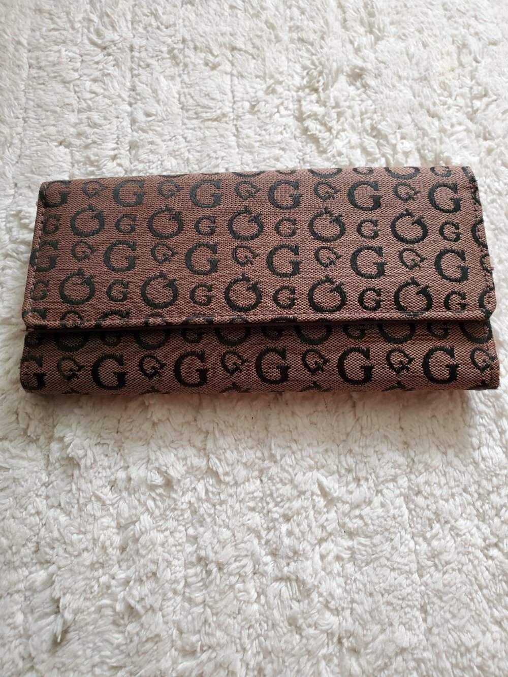 Guess trifold wallet